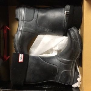 Short Hunter Boots in Black & Black Boot Socks